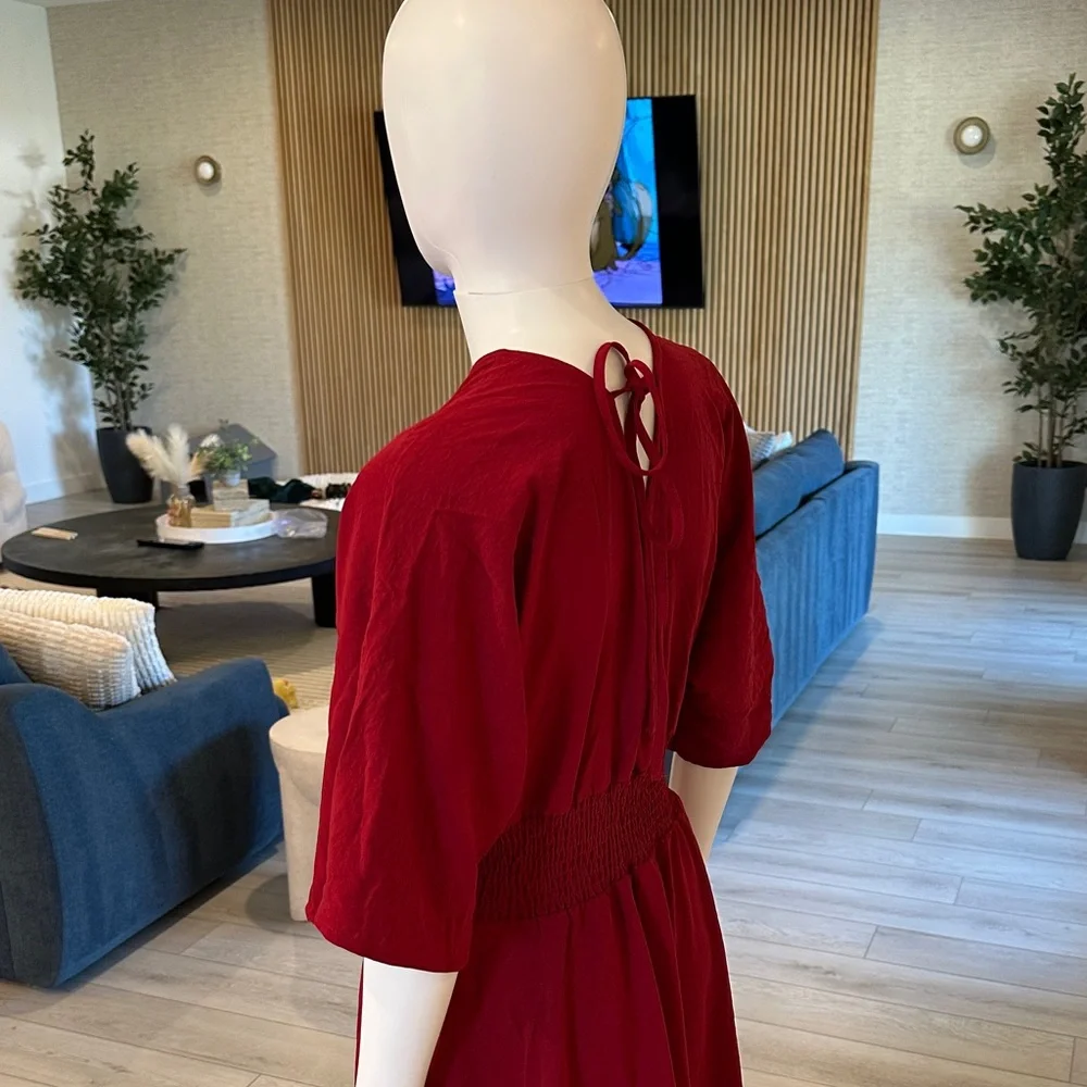 Elegant Red Maxi Dress - Picture 4 of 8